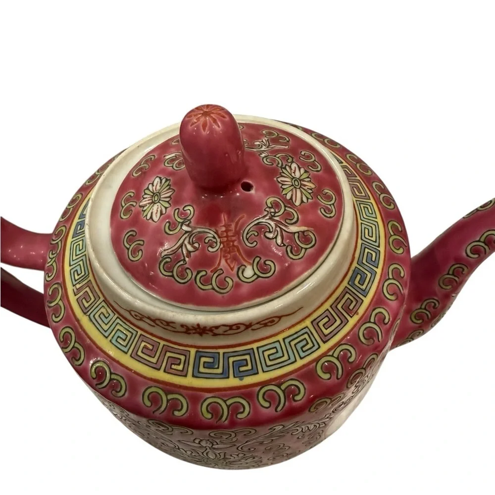 Mun Shou Longevity Porcelain Teapot Pink/Red Familie Rose 5 1/4 inch 4 cups